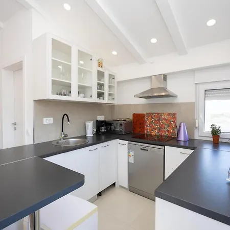 公寓 1 Bedroom Lovely In