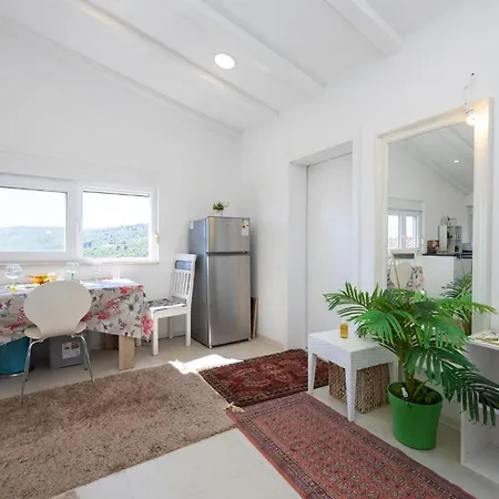 1 Bedroom Lovely In 公寓 *