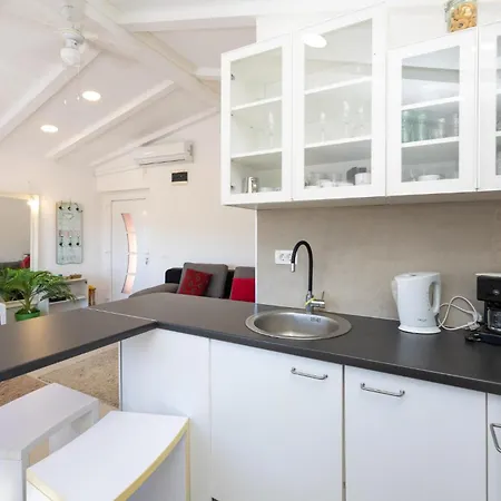 1 Bedroom Lovely In 公寓 斯拉汀