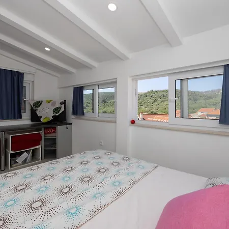 1 Bedroom Lovely In 斯拉汀
