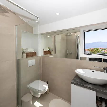 1 Bedroom Lovely In *