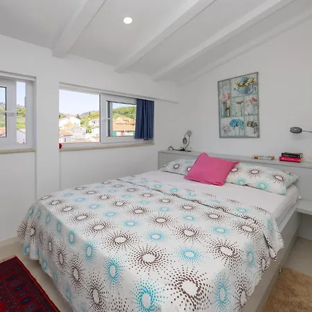 1 Bedroom Lovely In 公寓 斯拉汀